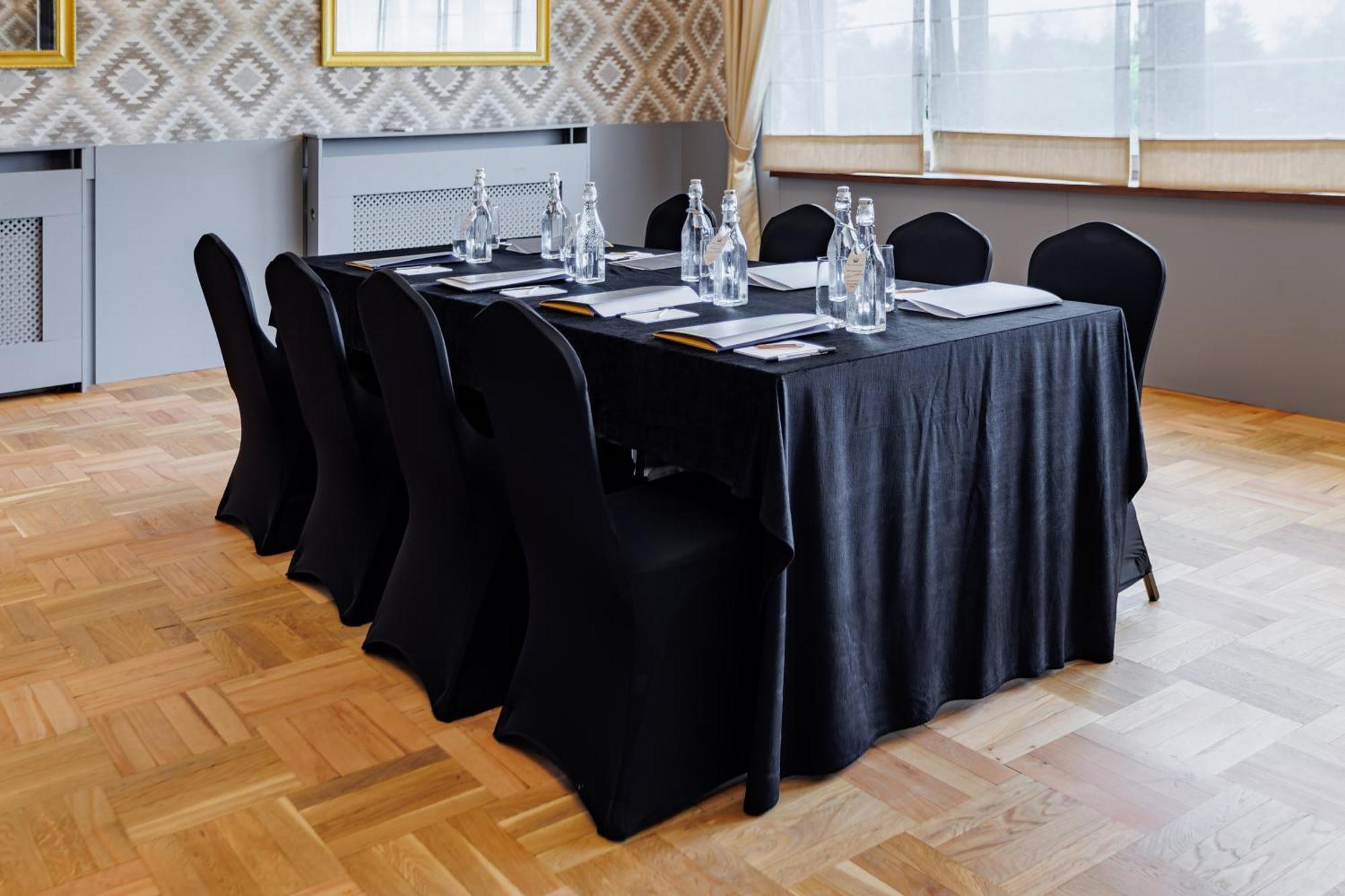 Dąbrowa Tarnowska Hotel Cristal Park מראה חיצוני תמונה