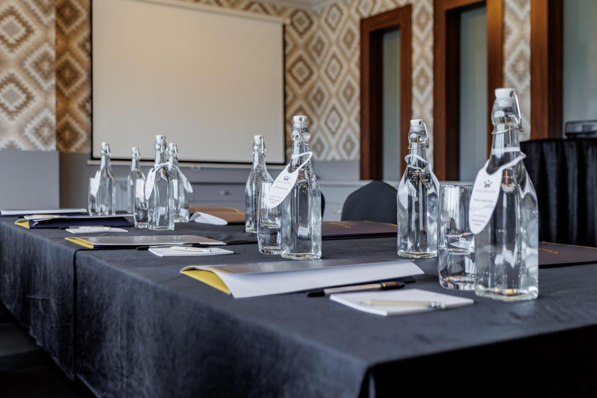 Dąbrowa Tarnowska Hotel Cristal Park מראה חיצוני תמונה