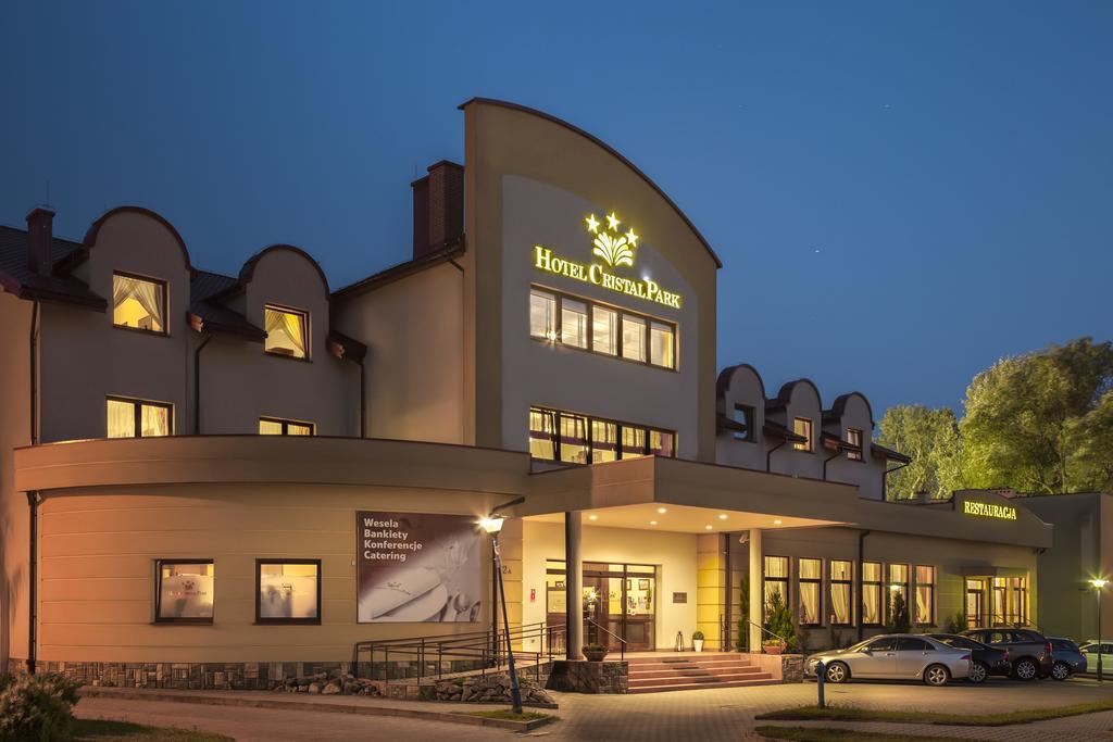 Dąbrowa Tarnowska Hotel Cristal Park מראה חיצוני תמונה
