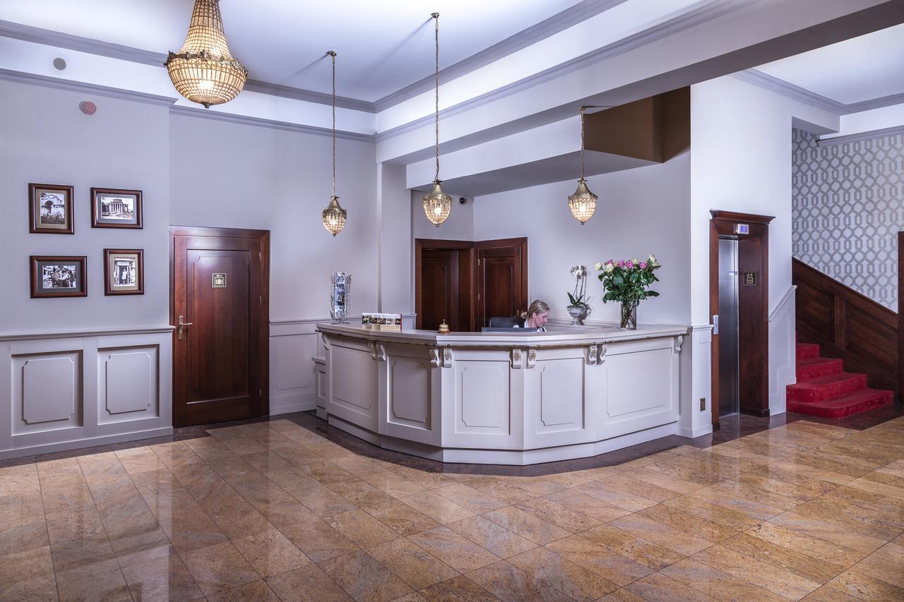 Dąbrowa Tarnowska Hotel Cristal Park מראה חיצוני תמונה